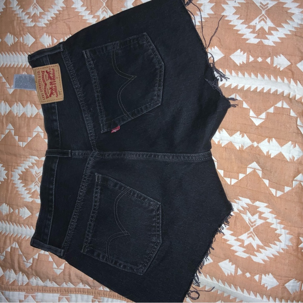 Levi’s - Picture 3 of 3